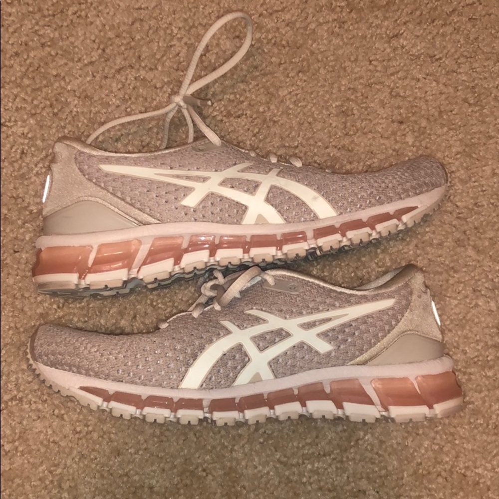 Like new Asics! very comfortable